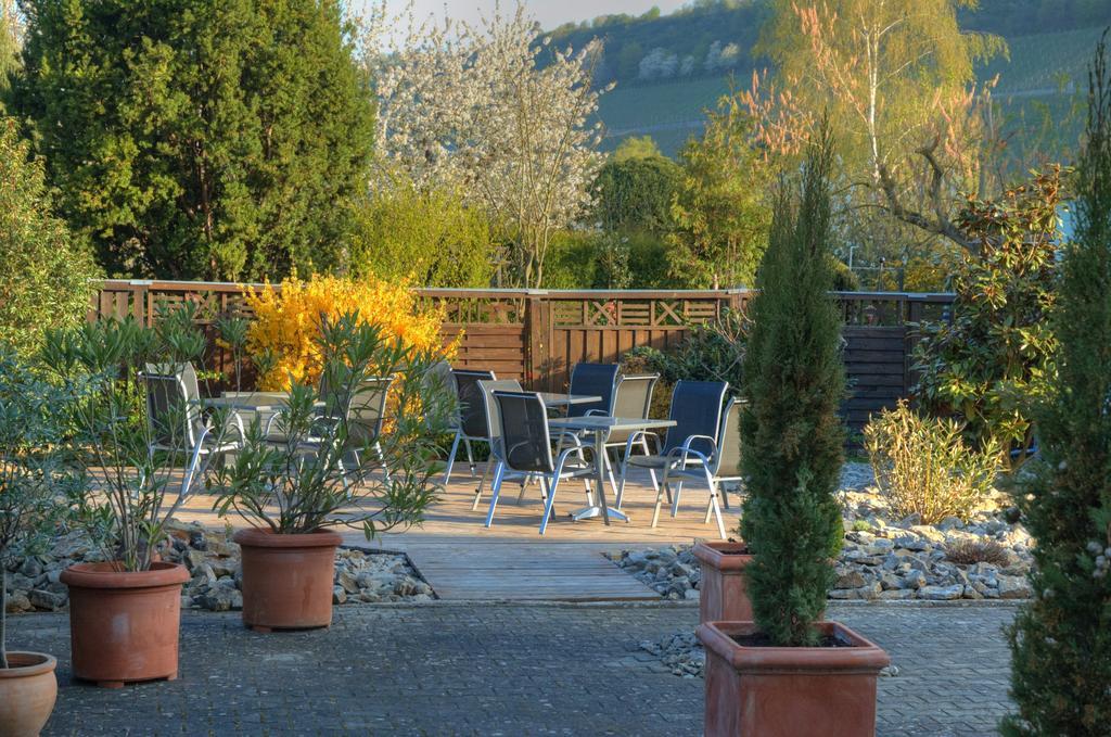 Hotel-Garni 'Zum Weinkrug' Зоммерхаузен Экстерьер фото
